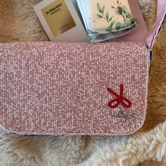 NWT Viral pink sardine beaded bag w/bonus tissues and makeup samples - Picture 3 of 7